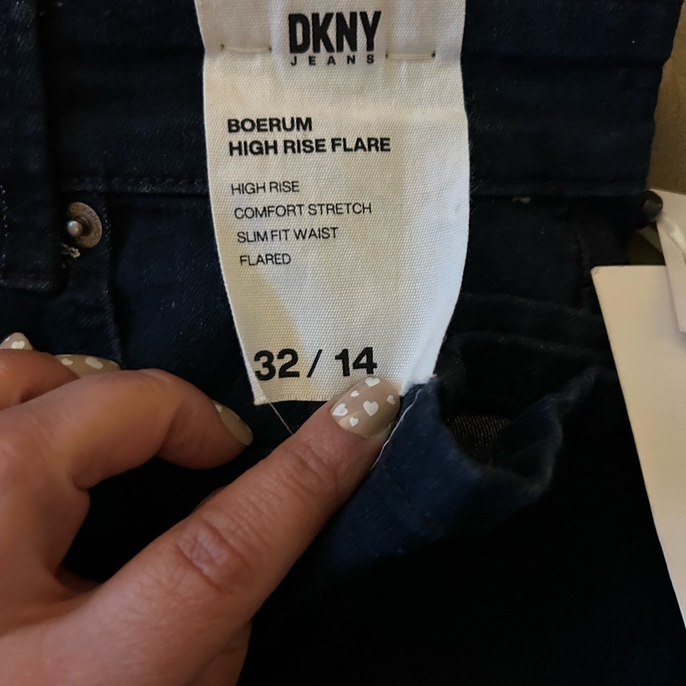 DKNY Boerum Highrise Flare Jeans Sz 32/14 NWT!! - Picture 4 of 9